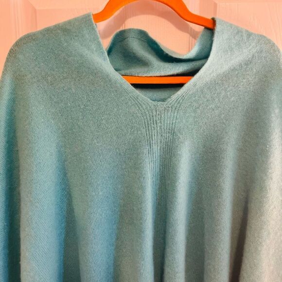 Lilly Pulitzer Cashmere Poncho - Picture 6 of 7
